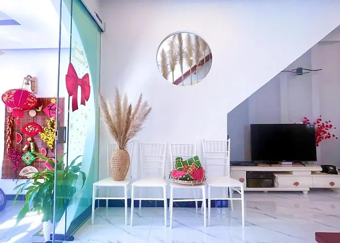 Apartment Hoang Nga 1 *