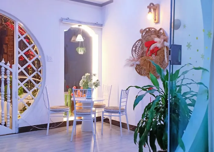 Apartment Hoang Nga 1 *
